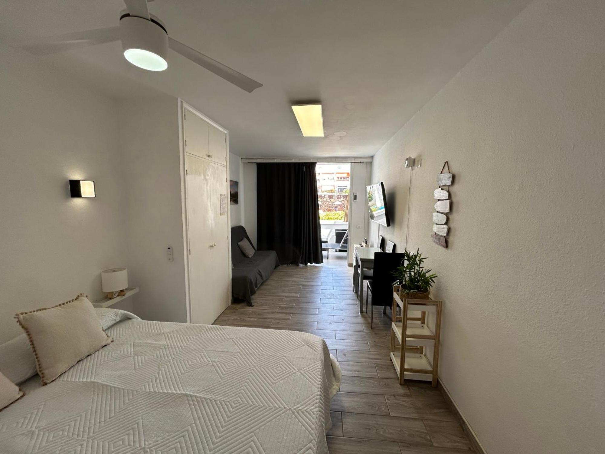 Sunny Apt With Terrace Coastal Area South Arona 아로나 외부 사진