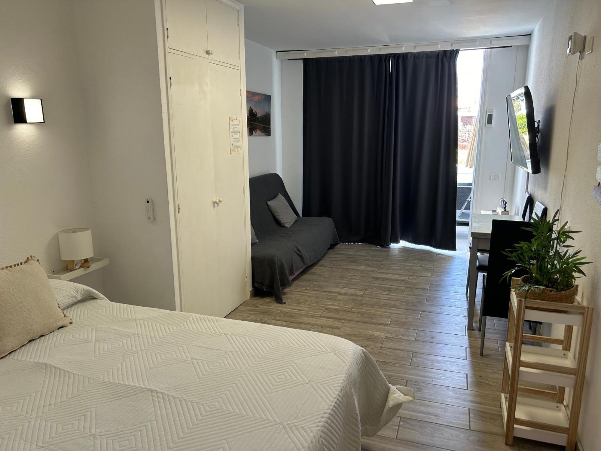 Sunny Apt With Terrace Coastal Area South Arona 아로나 외부 사진